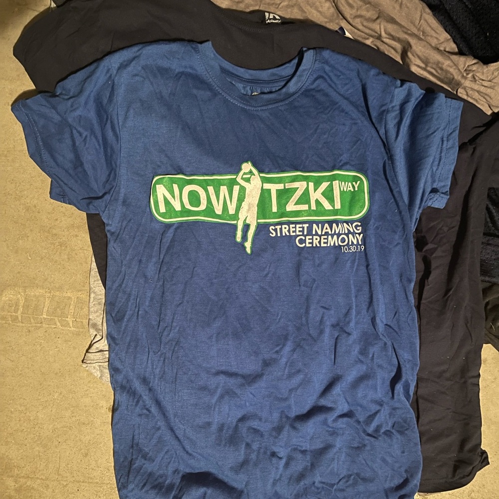ULTRA RARE Dirk Nowitzki Way TShirt Blue